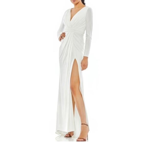 NWT Mac Duggal 26554 White V-Neck Long Sleeve Slit Gown NWT Size 2 $398 - Picture 1 of 3